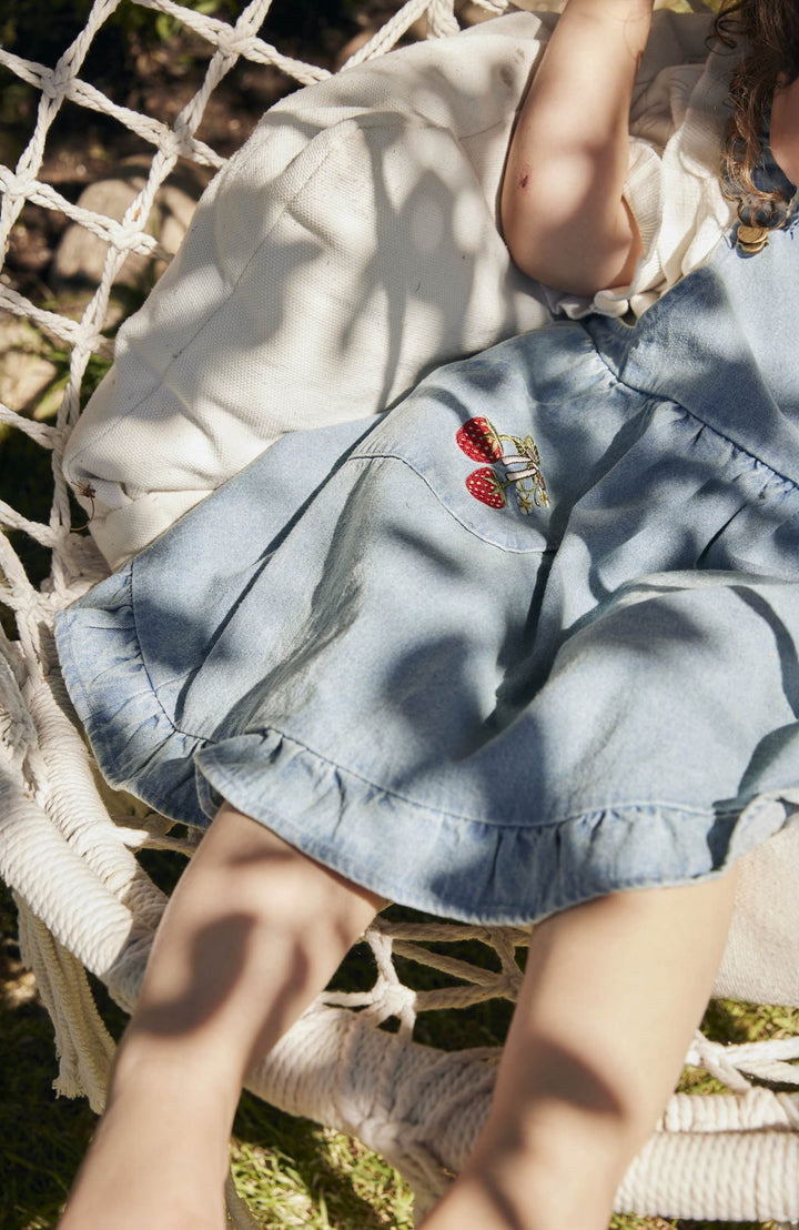Don Embr Spencer Dress - Light Denim Blue - detalj 2