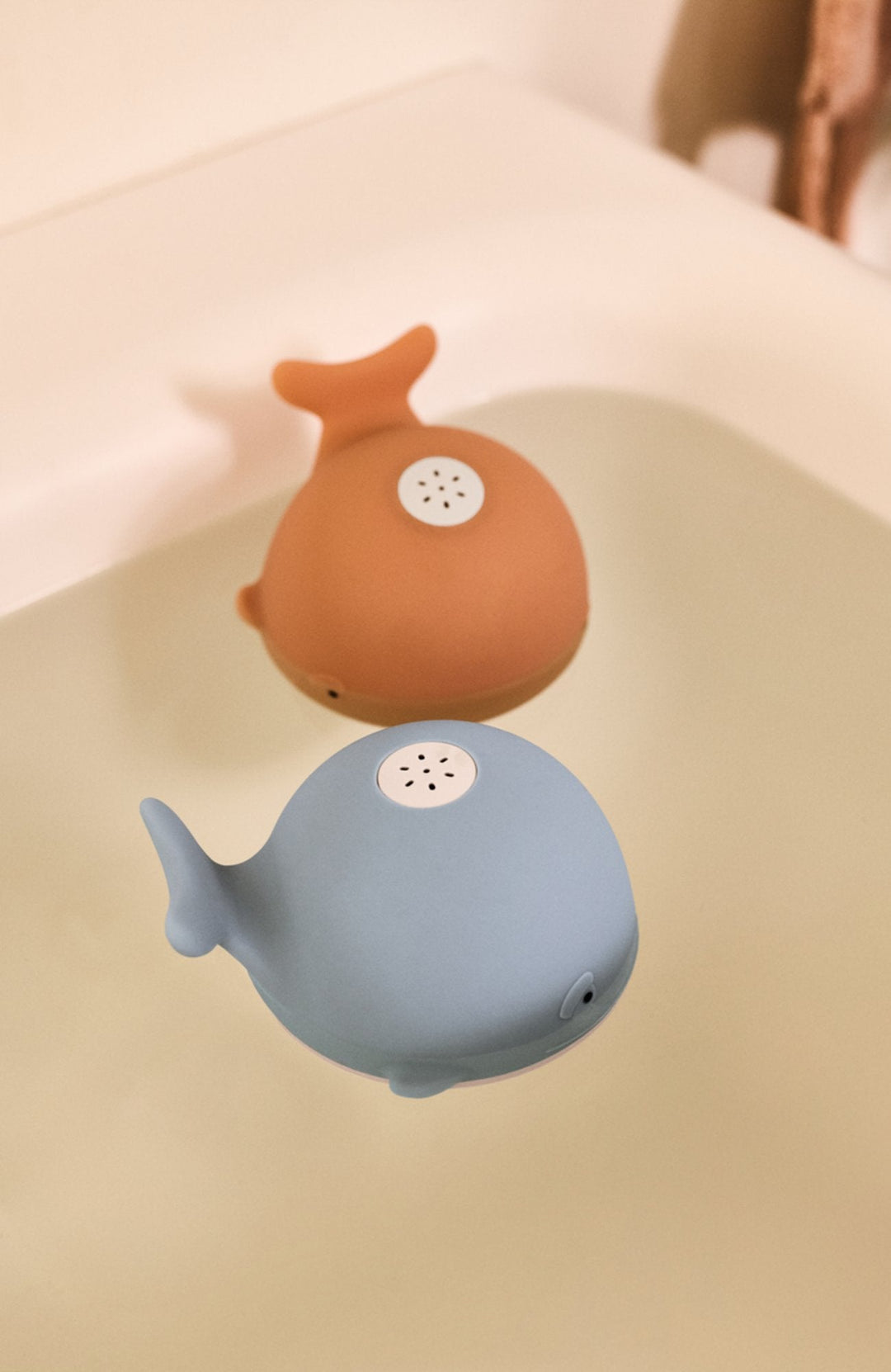 Galen Bath Sprinkler Whale - Beach blue
