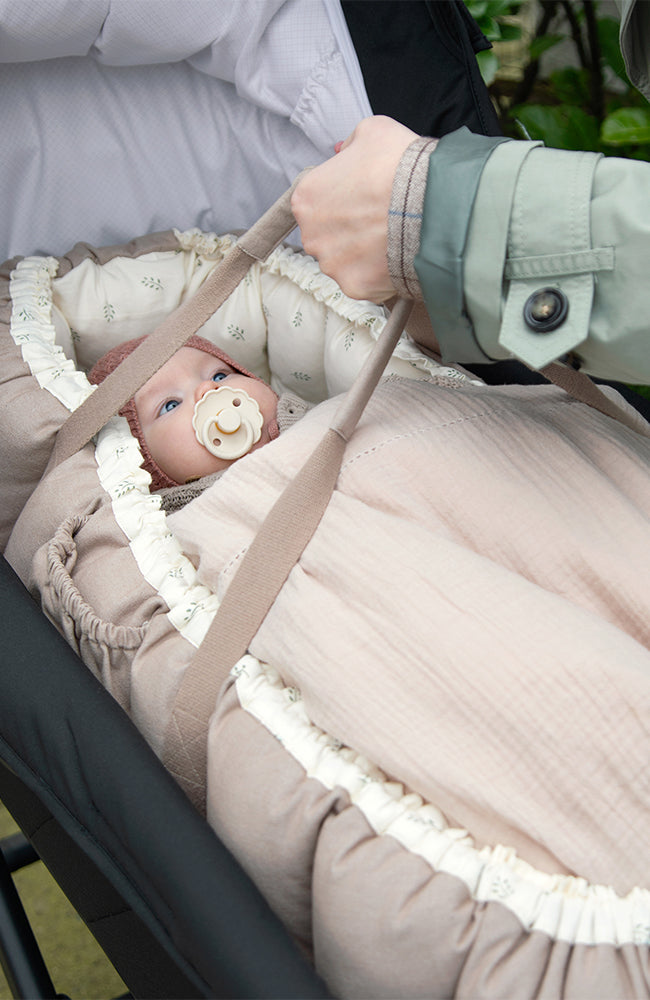 3-in-1 Babynest - Sophora Leaves Sebra babylift