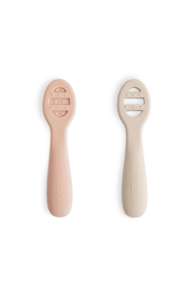 First Feeding Baby Spoons - Blush/Shifting Sand Mushie Äta & Dricka
